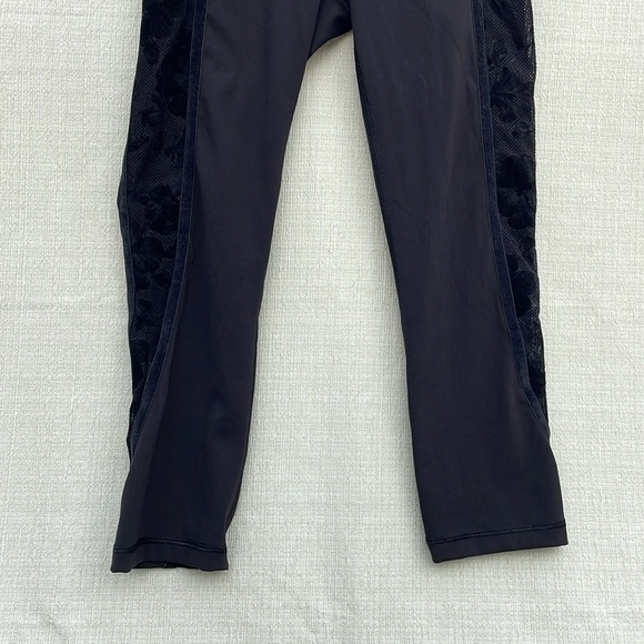 Lululemon Wunder Under Crop High-Rise Flocked 21" Black/Scatter Floral Size 2 - Picture 7 of 13